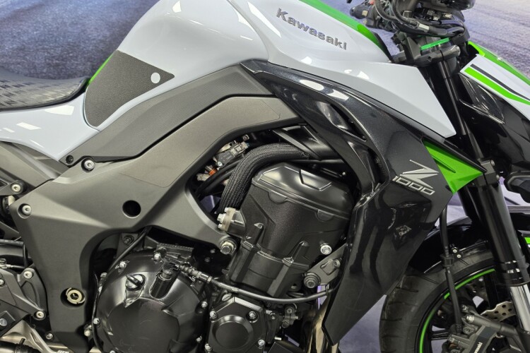 KAWASAKI Z1000