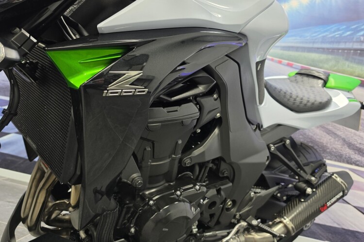 KAWASAKI Z1000