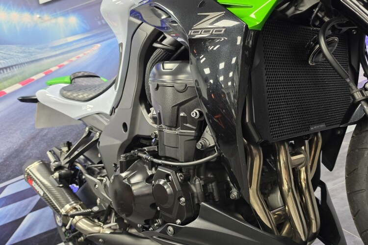KAWASAKI Z1000