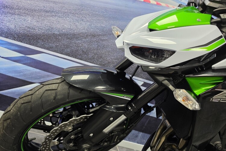 KAWASAKI Z1000