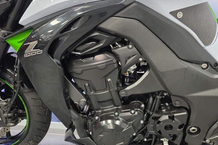 KAWASAKI Z1000
