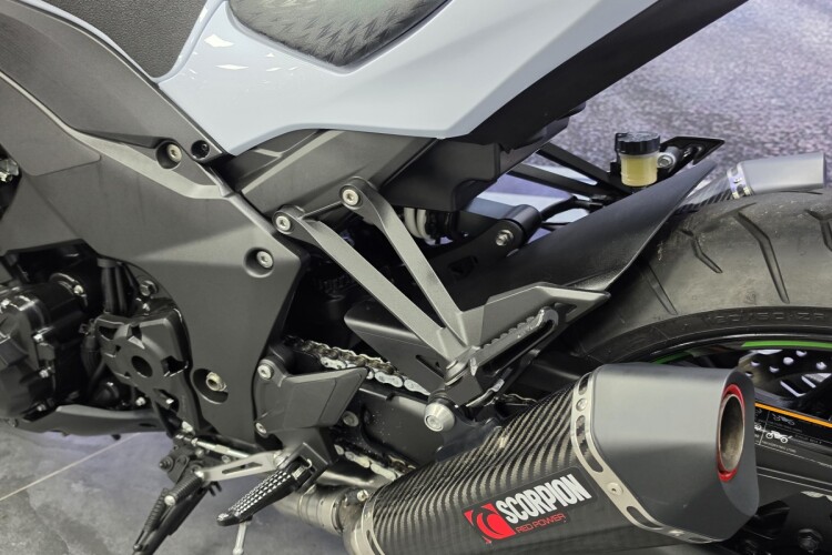 KAWASAKI Z1000