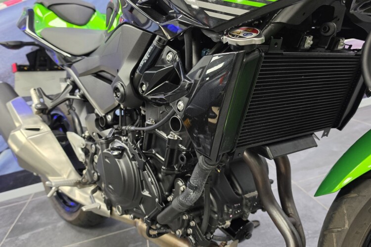 KAWASAKI Z400
