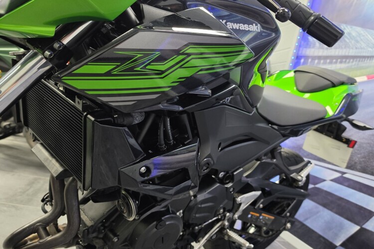 KAWASAKI Z400