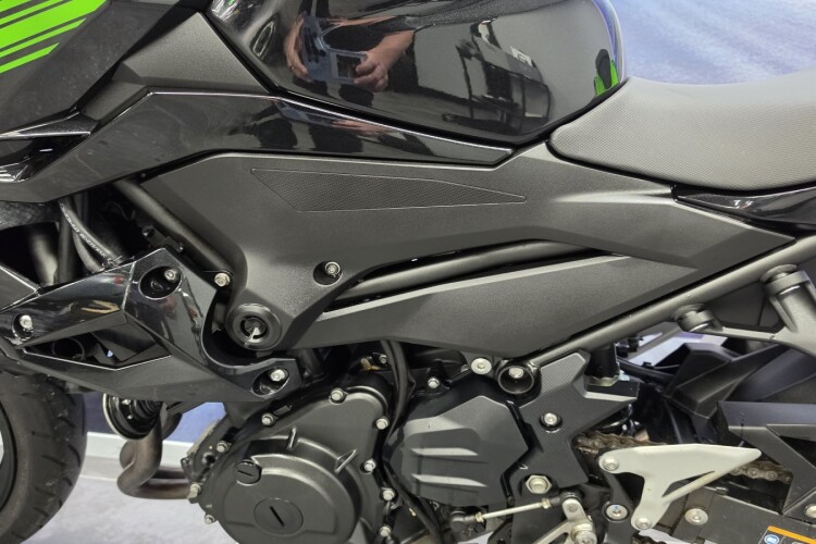 KAWASAKI Z400