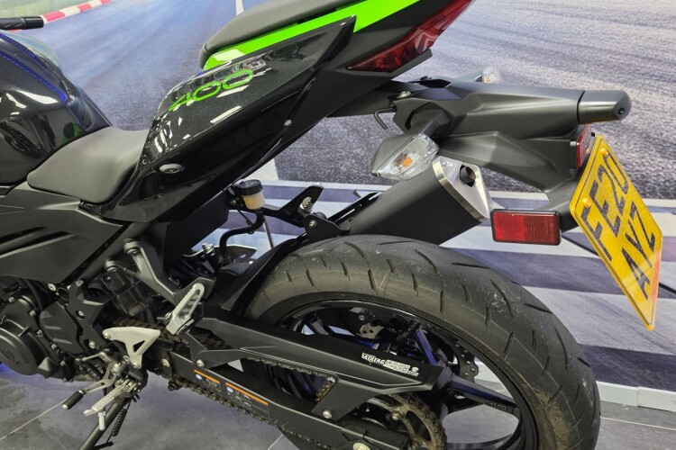 KAWASAKI Z400
