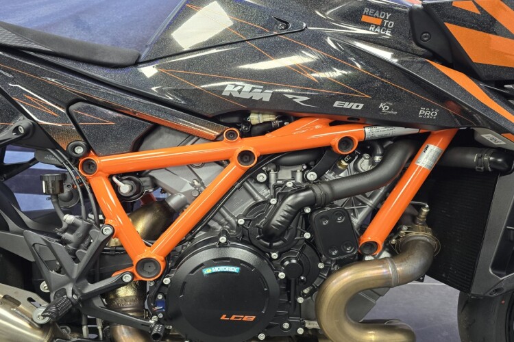 2024 KTM 1390 SUPER DUKE R, Black - photo 7