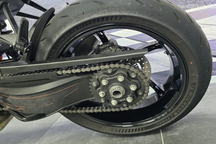 2024 KTM 1390 SUPER DUKE R, Black - photo 15