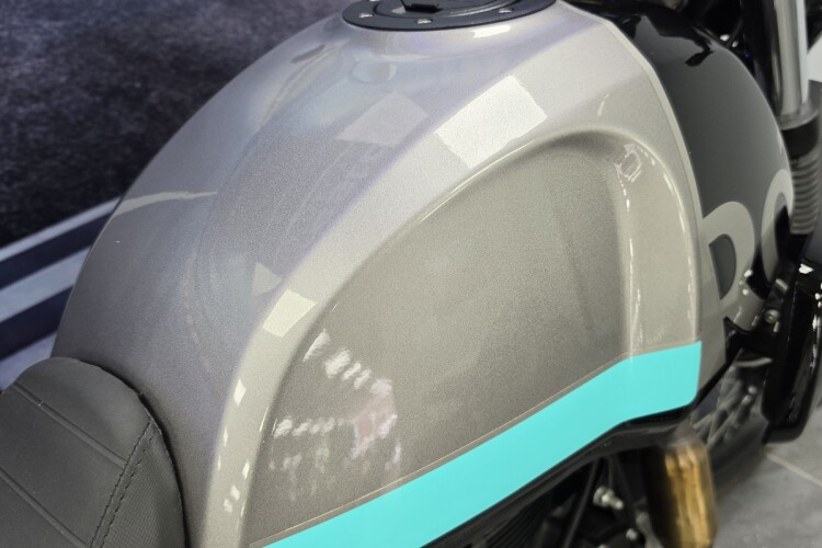 2025 ROYAL ENFIELD SCRAM 411, Silver And Black - photo 8