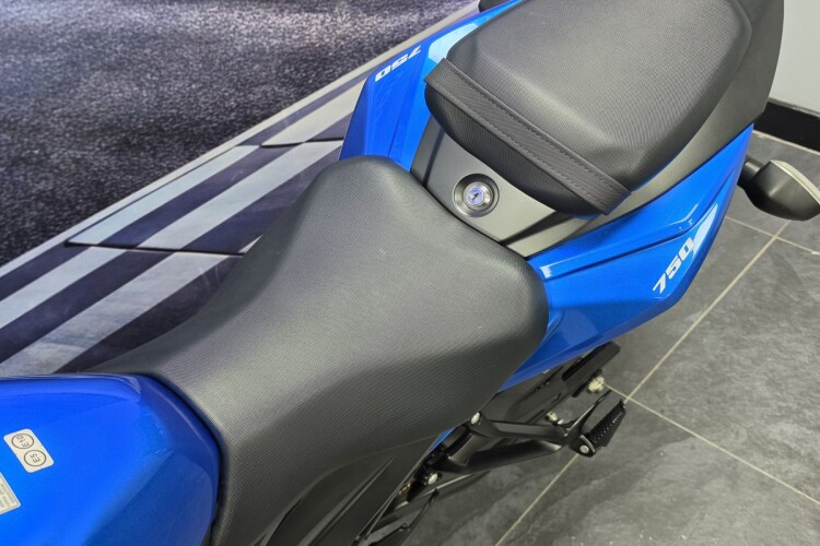 2020 SUZUKI GSX-S750, Blue - photo 17