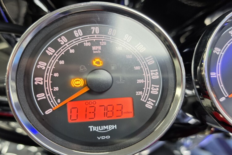 2013 TRIUMPH ROCKET III, Black - photo 18