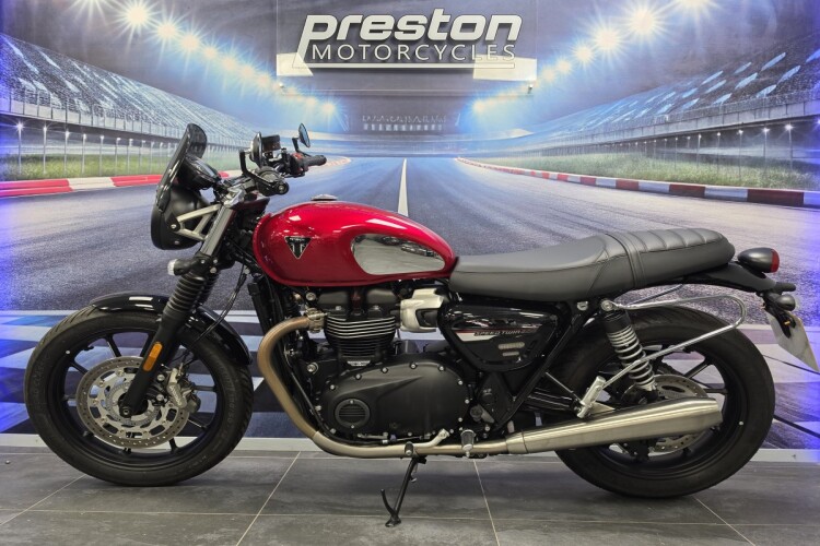 2024 TRIUMPH SPEED TWIN 900, Red - photo 4