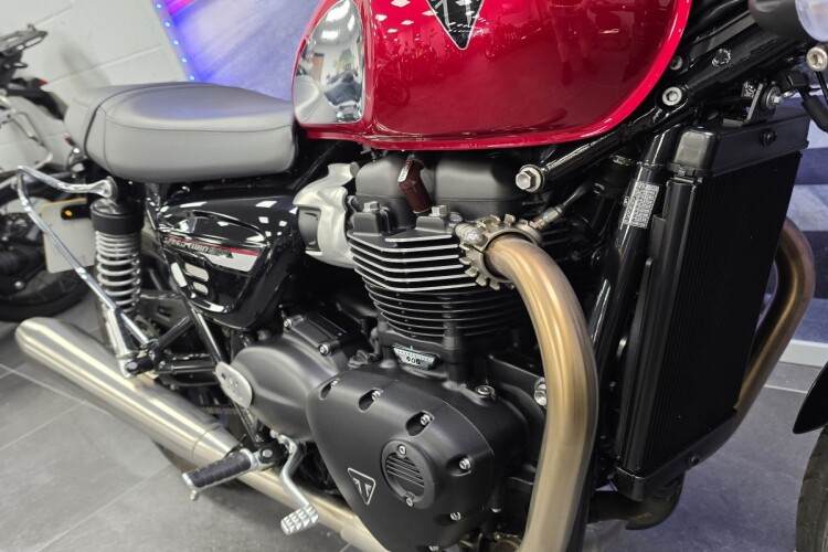 2024 TRIUMPH SPEED TWIN 900, Red - photo 6