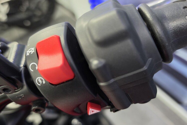 2024 TRIUMPH SPEED TWIN 900, Red - photo 17