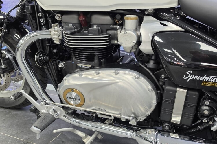 2026 TRIUMPH SPEEDMASTER 1200, Red And White - photo 15