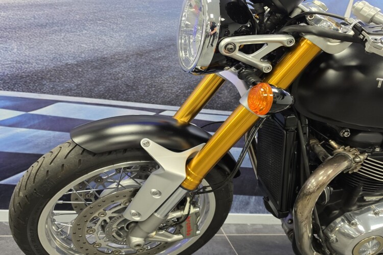 2016 TRIUMPH THRUXTON 1200, Black - photo 4
