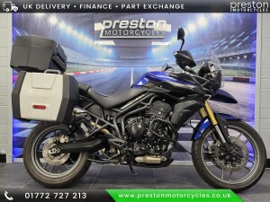 TRIUMPH TIGER 800