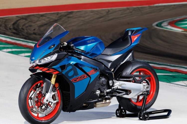 2026 APRILIA RSV4, Stingray Blue - photo 11