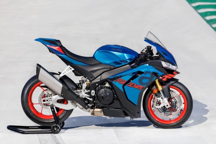 2026 APRILIA RSV4, Stingray Blue - photo 14
