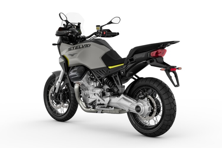 2026 MOTO GUZZI STELVIO, Verde Hiking
