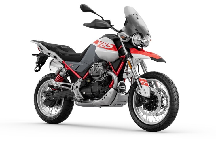 2026 MOTO GUZZI V85, Giallo Wadi - photo 9
