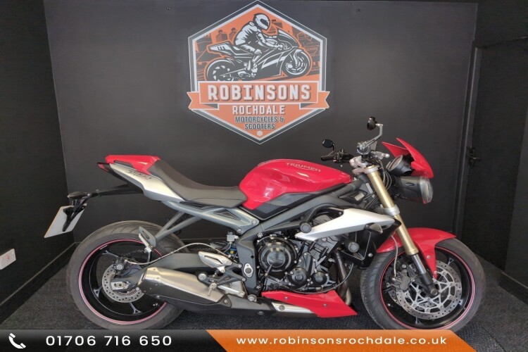 2016 TRIUMPH STREET TRIPLE 675, Red