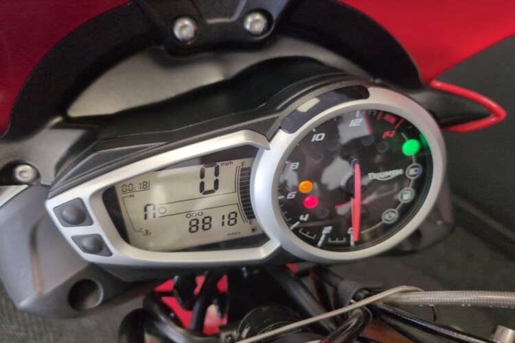 2016 TRIUMPH STREET TRIPLE 675, Red - photo 11