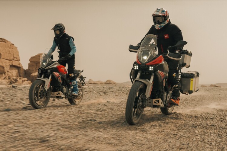 2026 QJMOTOR SRT 600 S, Red/Silver - photo 13