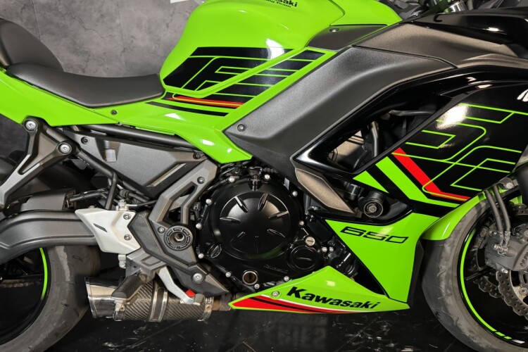 KAWASAKI NINJA 650