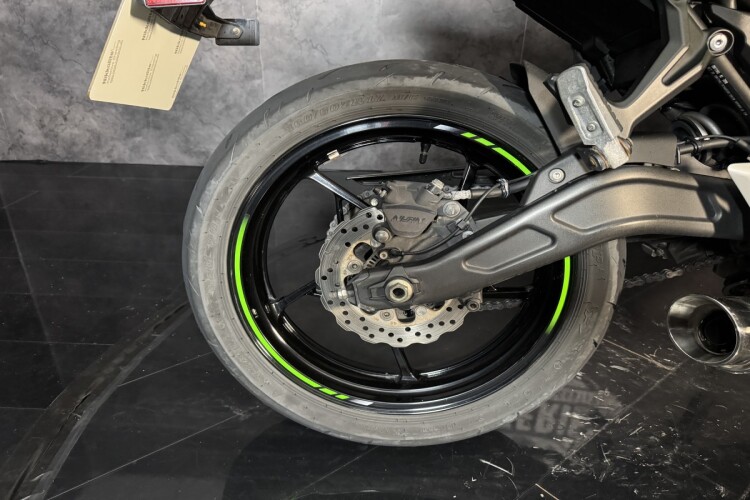 KAWASAKI NINJA 650