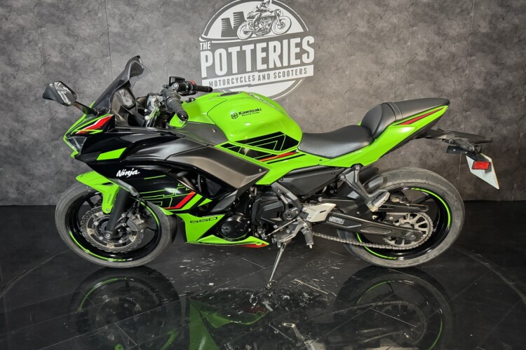 KAWASAKI NINJA 650