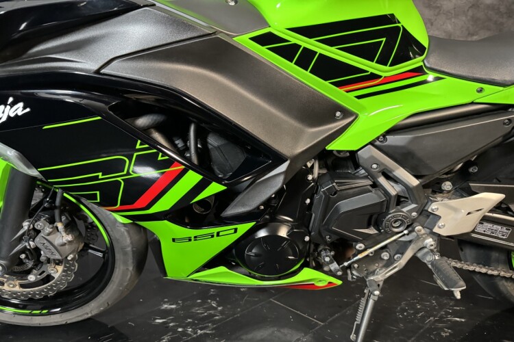KAWASAKI NINJA 650