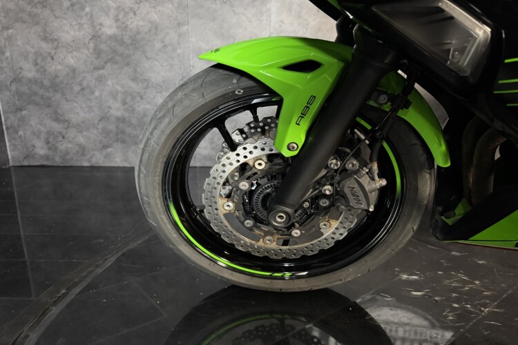 KAWASAKI NINJA 650