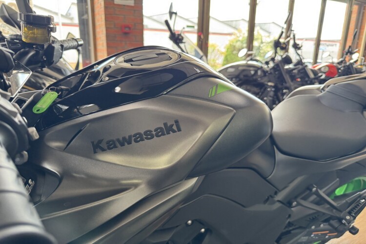 KAWASAKI Z1100