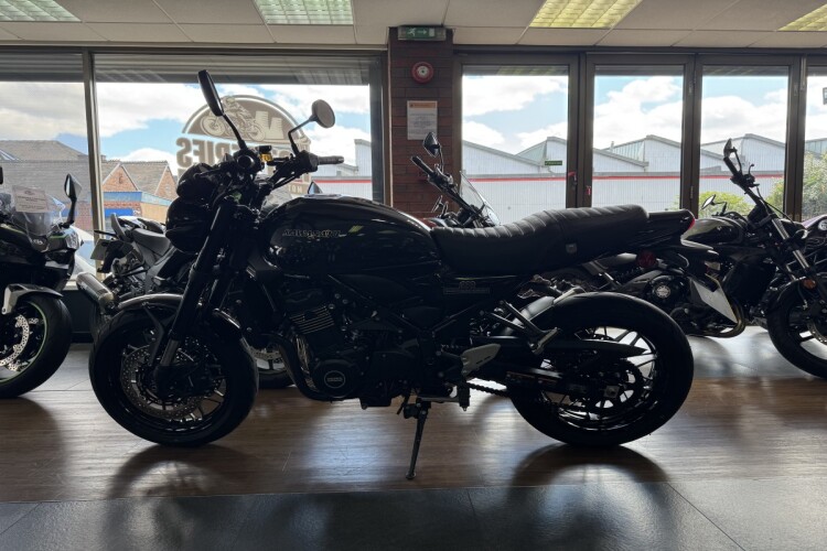 KAWASAKI Z900 RS