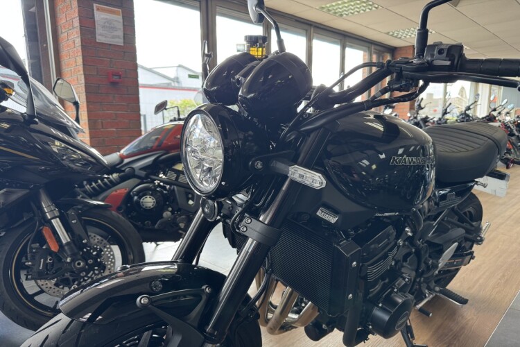 KAWASAKI Z900 RS