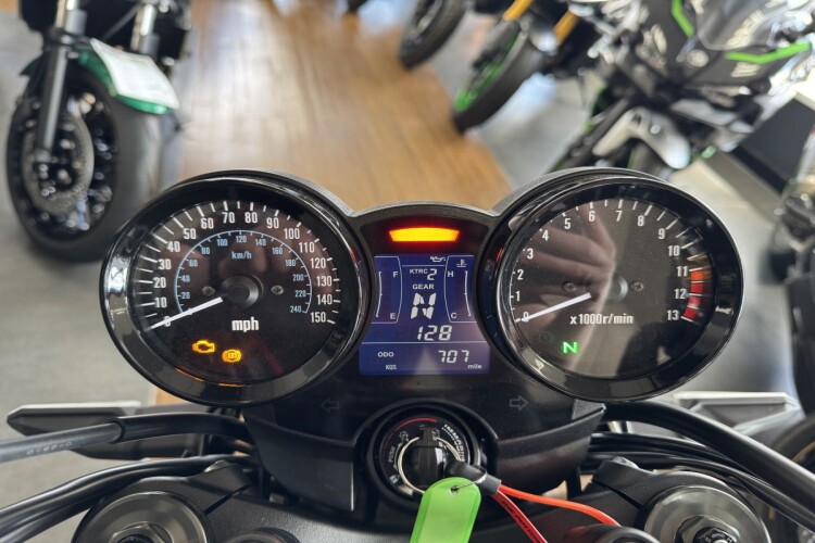 KAWASAKI Z900 RS