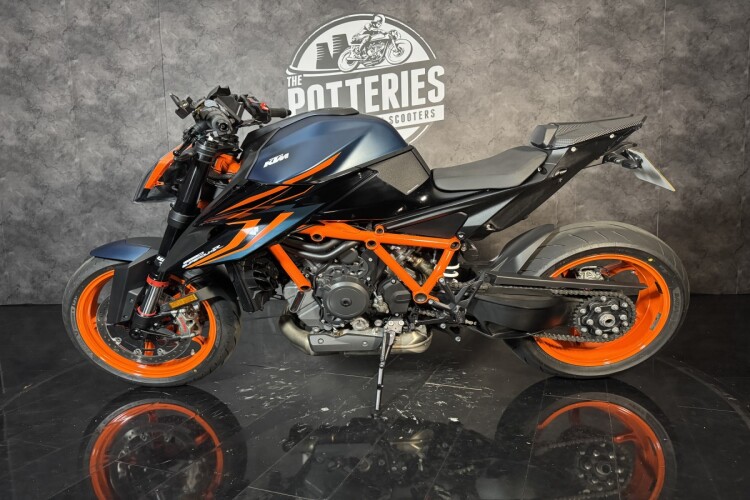 2023 KTM 1290 SUPER DUKE R, Black - photo 7