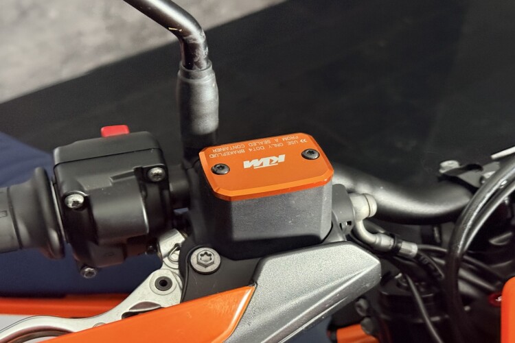 2024 KTM 690 SMC R, Orange - photo 6