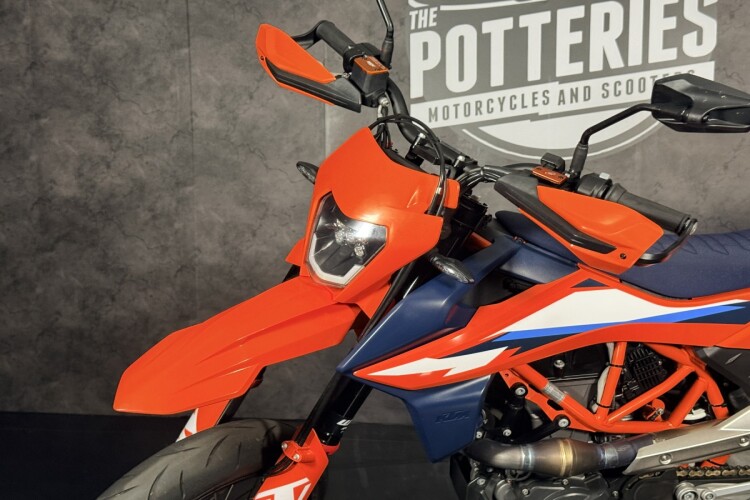 2024 KTM 690 SMC R, Orange - photo 11