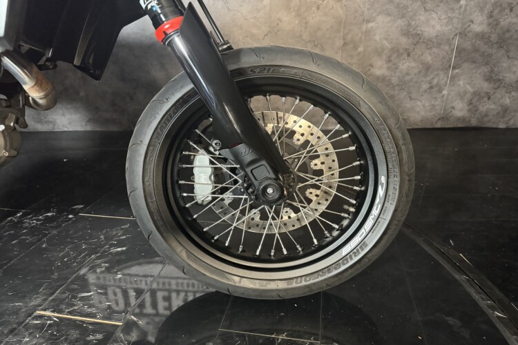 2021 KTM 690 SMC R, Orange - photo 3