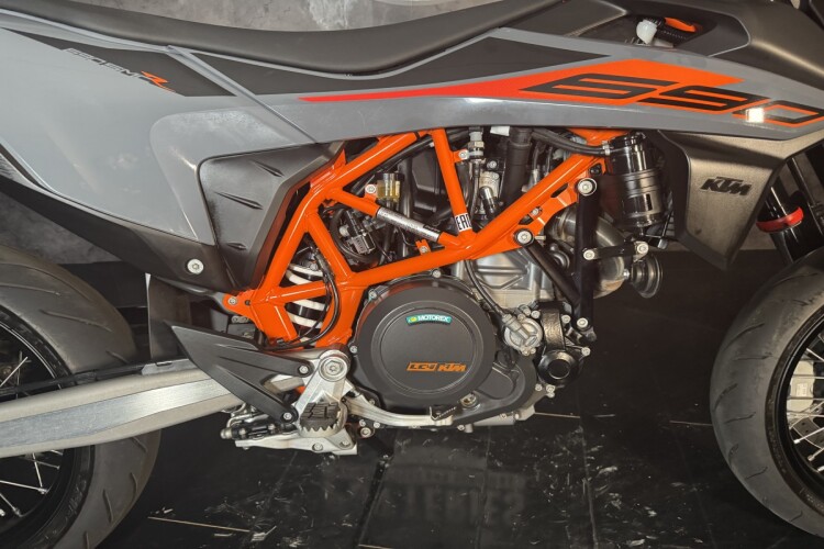 2021 KTM 690 SMC R, Orange - photo 4