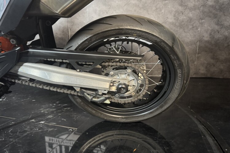 2021 KTM 690 SMC R, Orange - photo 8