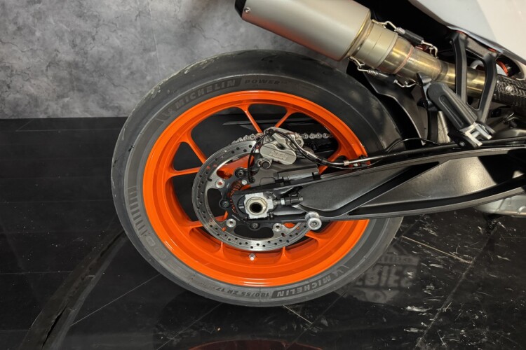 2025 KTM 890 SMT, Orange - photo 5