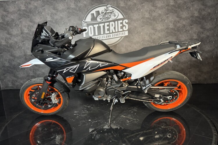 2025 KTM 890 SMT, Orange - photo 7