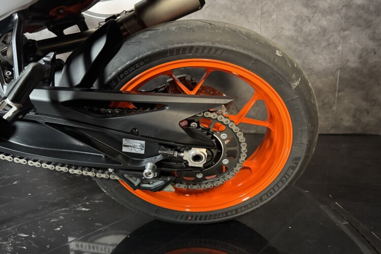 2025 KTM 890 SMT, Orange - photo 8