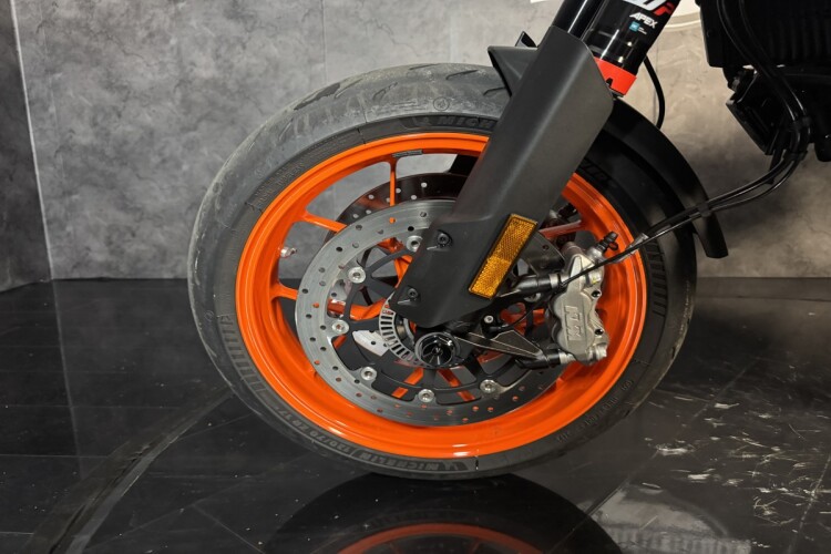 2025 KTM 890 SMT, Orange - photo 10