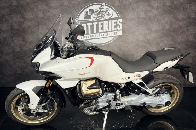 2023 MOTO GUZZI V100 MANDELLO, White - photo 13