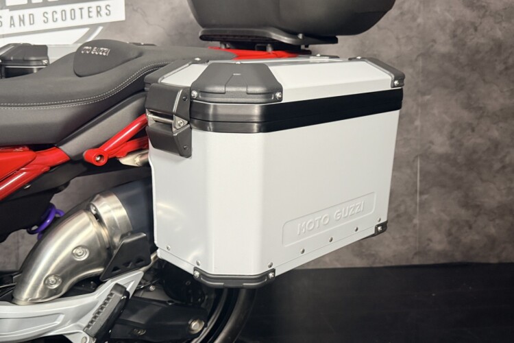 2020 MOTO GUZZI V85, Red - photo 13