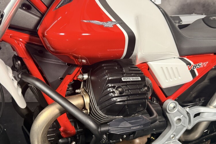 2020 MOTO GUZZI V85, Red - photo 15